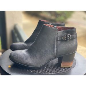 Dansko Women's Perry Waterproof Black Bootie Sz 40 EUR